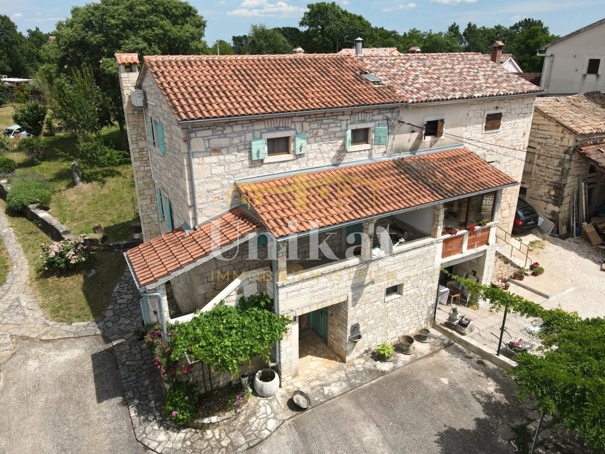 Prenovljena kamnita hiša